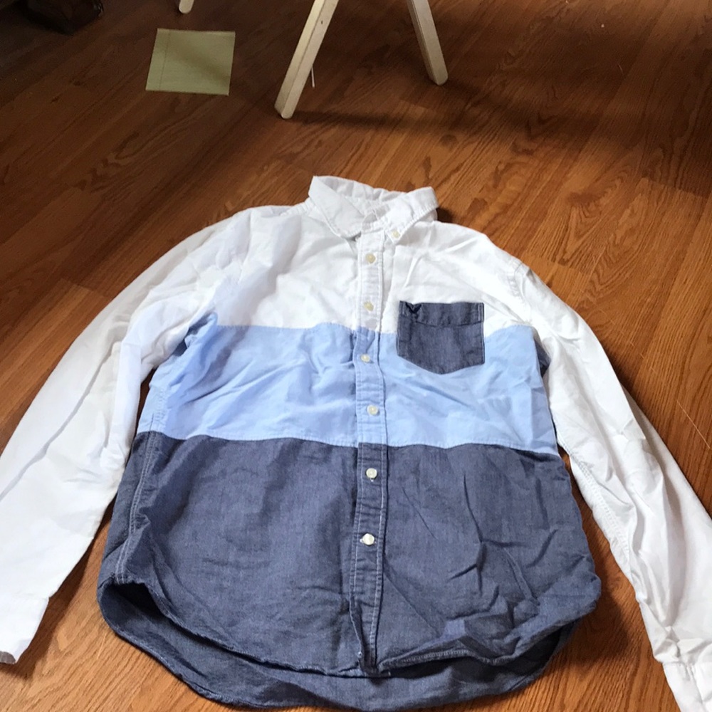 American eagle button down